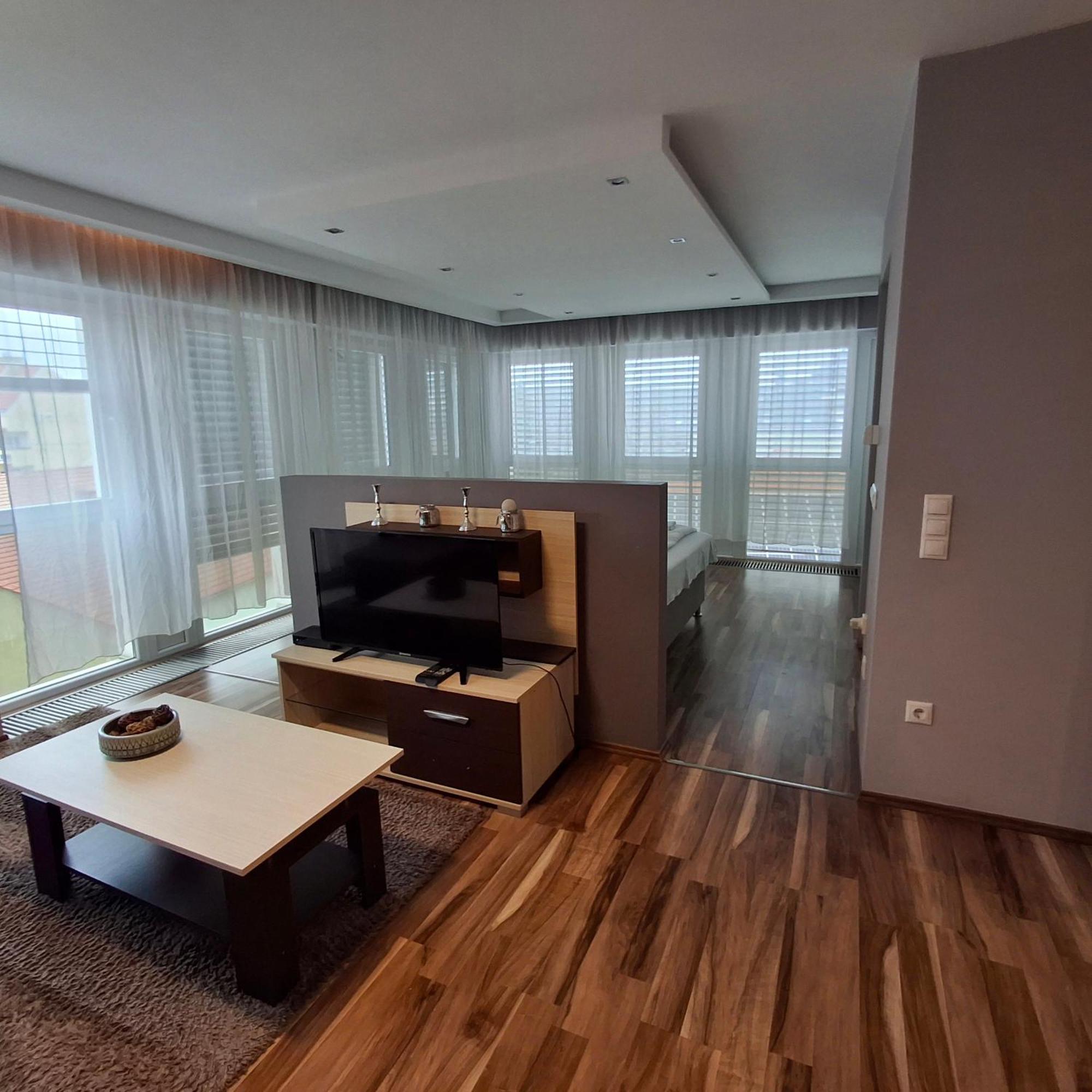 Unicorniselit Apartmanok Eger Luaran gambar