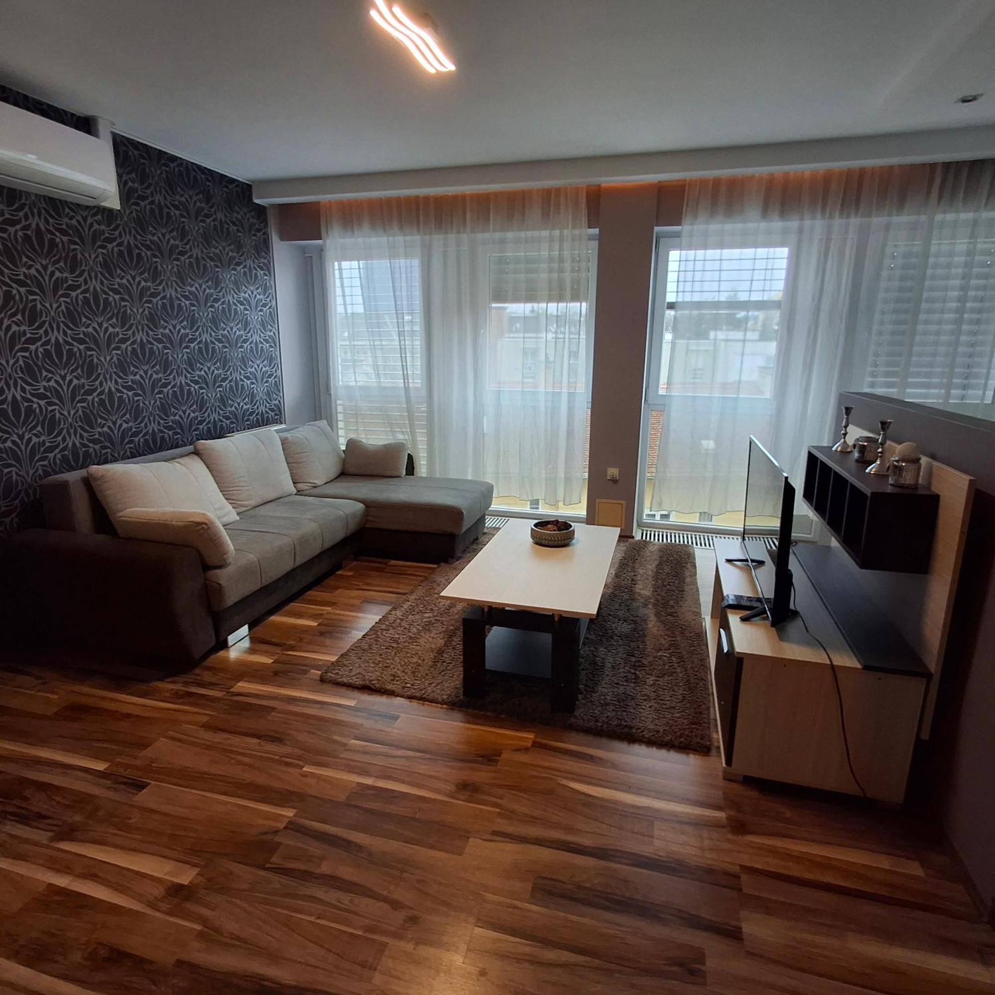 Unicorniselit Apartmanok Eger Luaran gambar