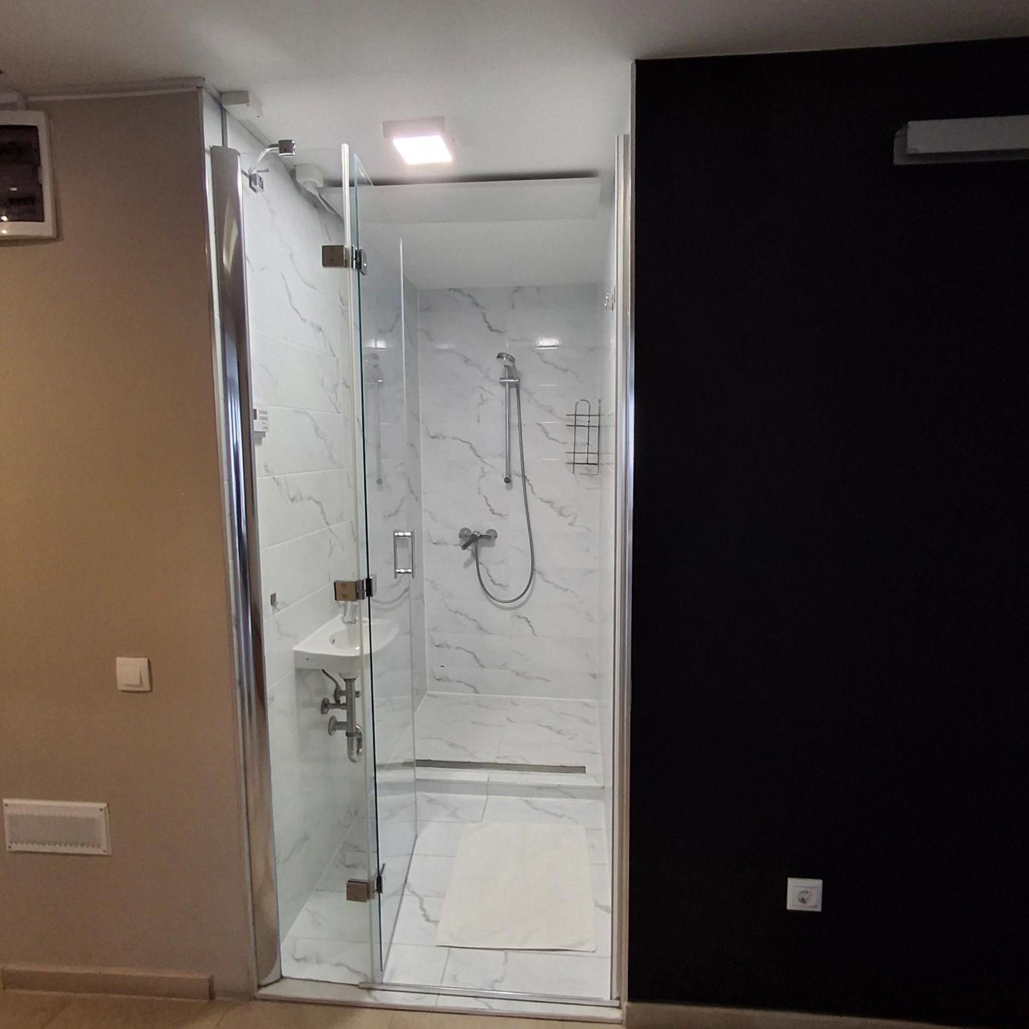 Unicorniselit Apartmanok Eger Luaran gambar