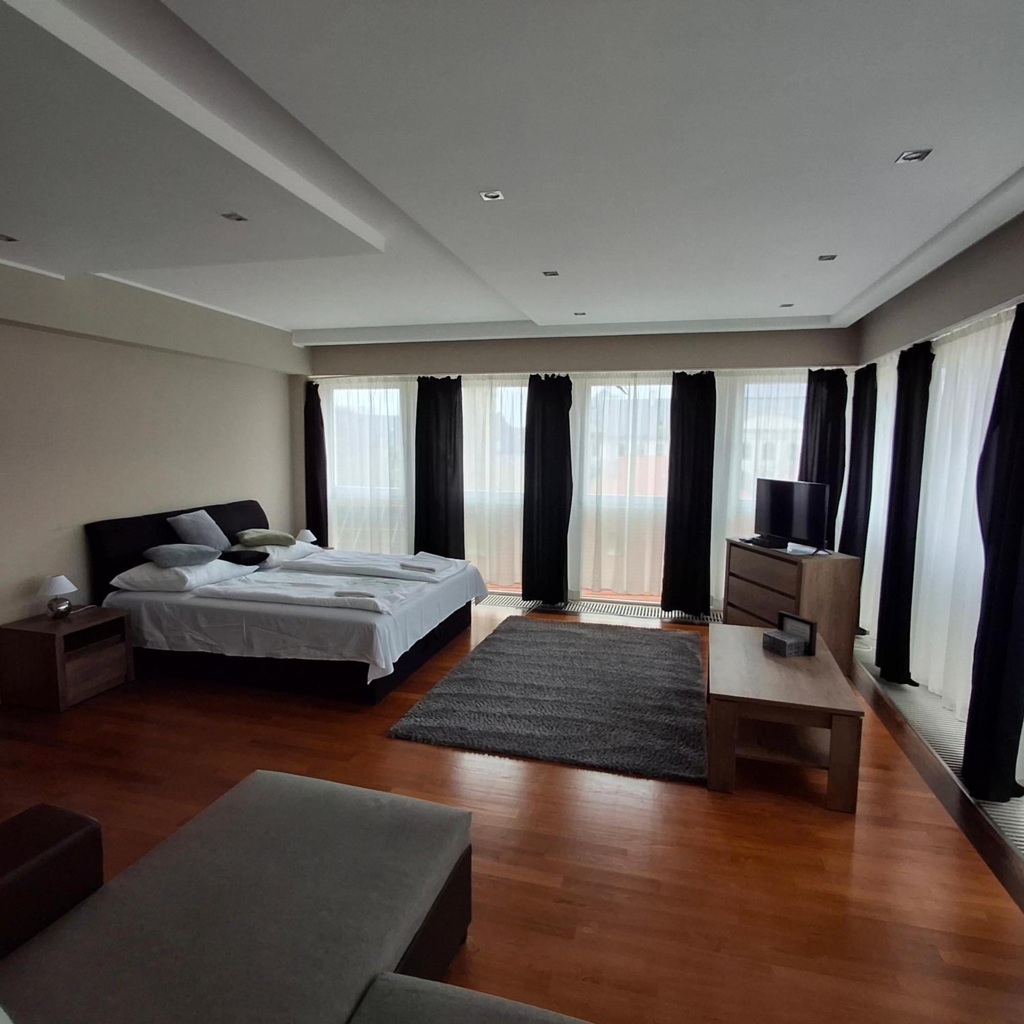 Unicorniselit Apartmanok Eger Luaran gambar