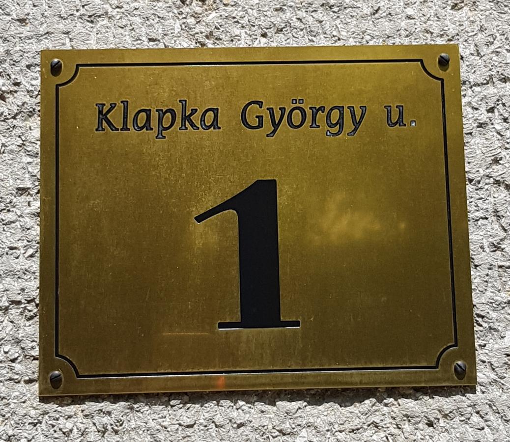 Unicorniselit Apartmanok Eger Luaran gambar